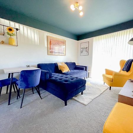 Escape To Tranquil 1 Bed, Poole Villa Canford Magna Exteriör bild