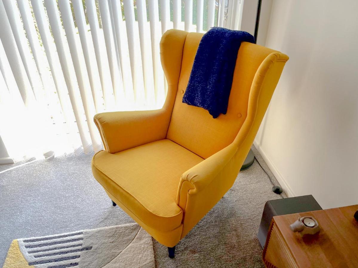 Escape To Tranquil 1 Bed, Poole Villa Canford Magna Exteriör bild
