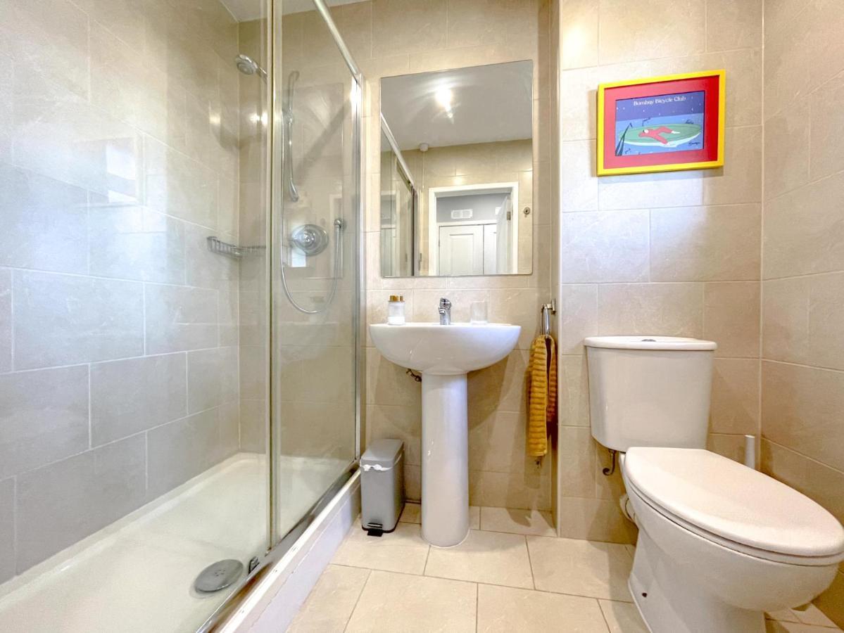 Escape To Tranquil 1 Bed, Poole Villa Canford Magna Exteriör bild